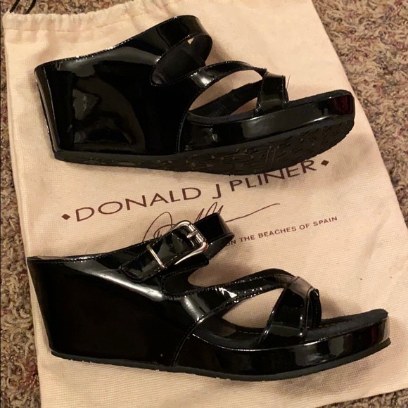 Donald J Pliner black patent leather sandals - Picture 2 of 6